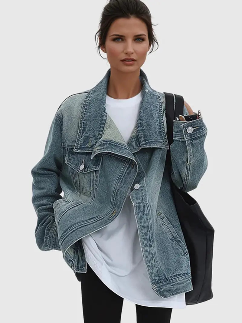 Oversized-Jeansjacke im Workwear-Stil