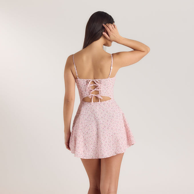 Mühelos elegantes Slip-Kleid mit Blumenmuster