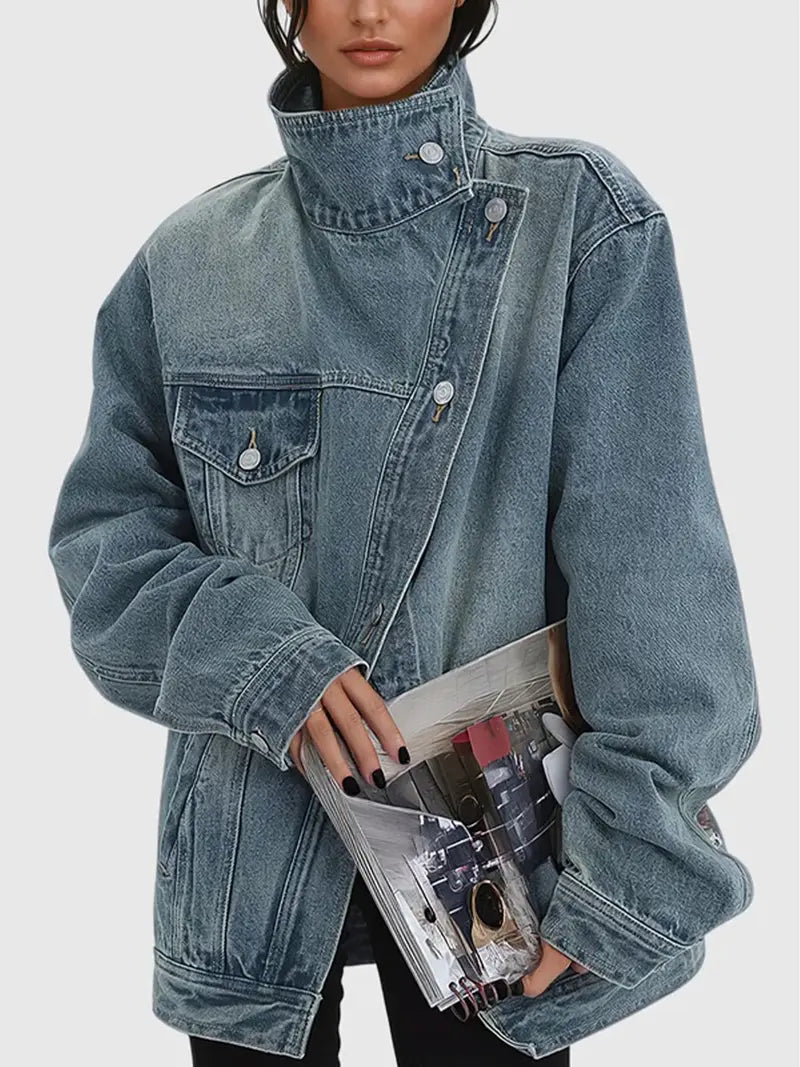 Oversized-Jeansjacke im Workwear-Stil