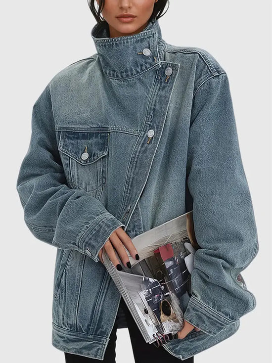 Oversized-Jeansjacke im Workwear-Stil