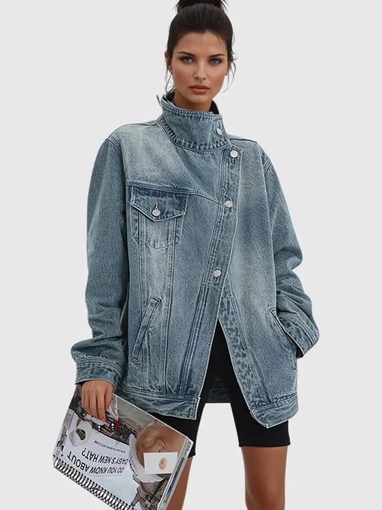 Oversized-Jeansjacke im Workwear-Stil