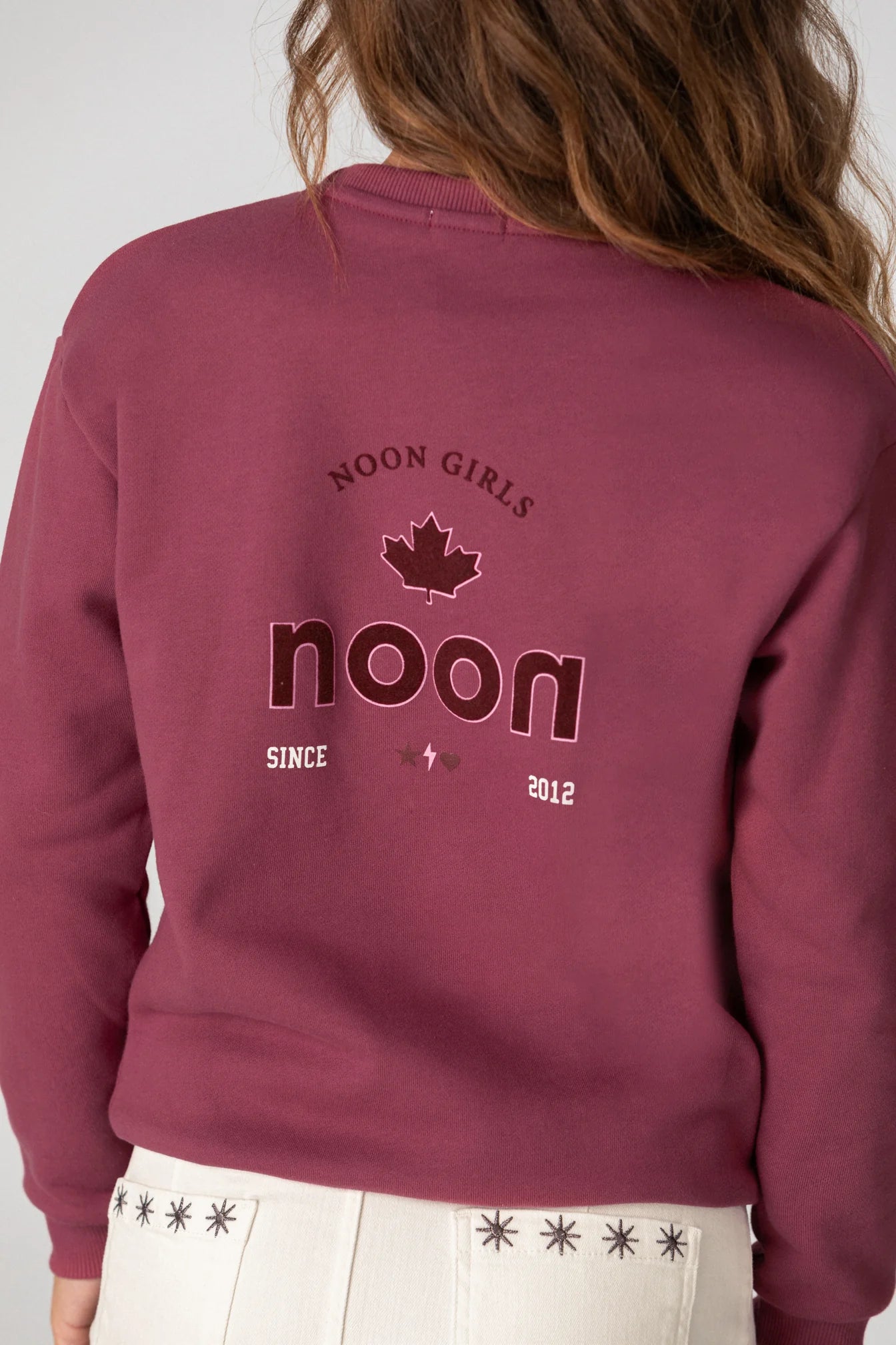 Gemütliches besticktes Sweatshirt