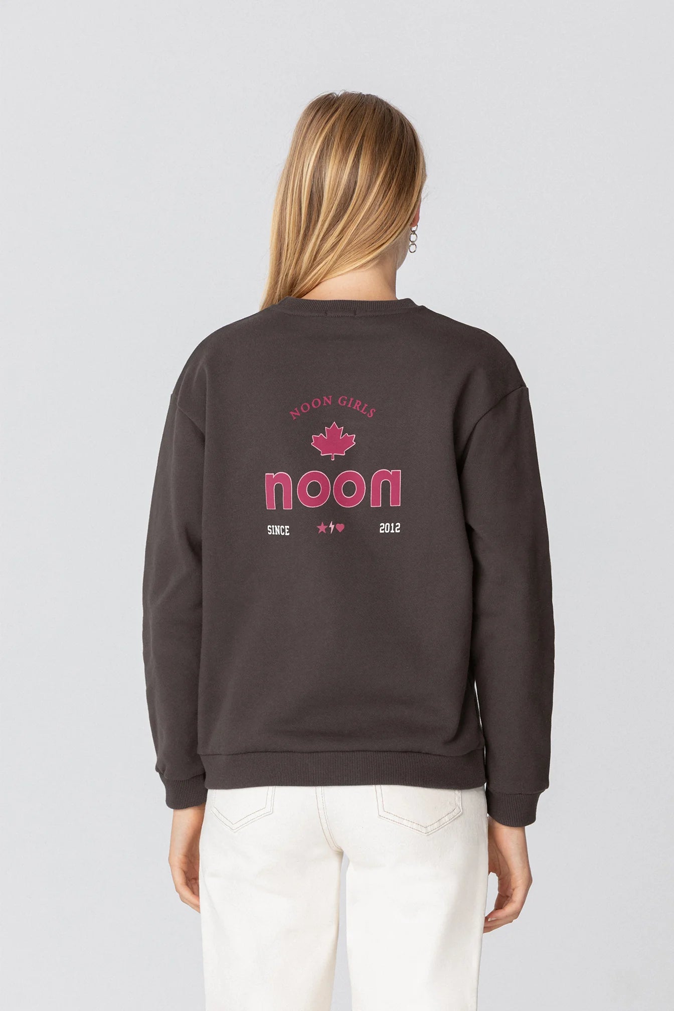 Gemütliches besticktes Sweatshirt