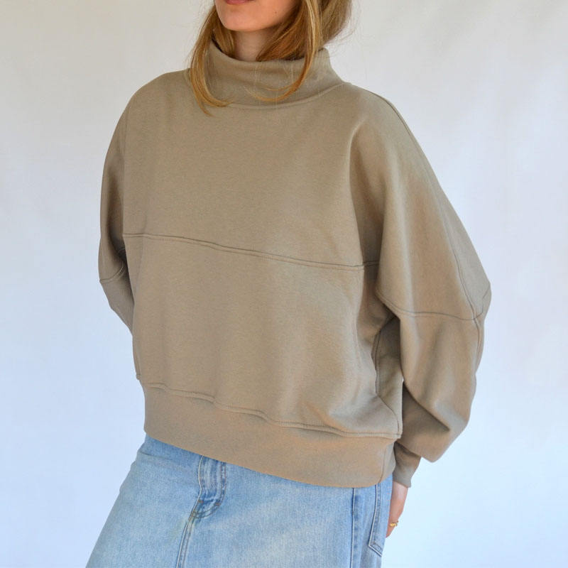 Natural Grace Kapuzenpullover mit Stehkragen