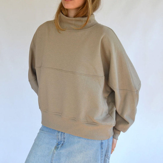 Natural Grace Kapuzenpullover mit Stehkragen