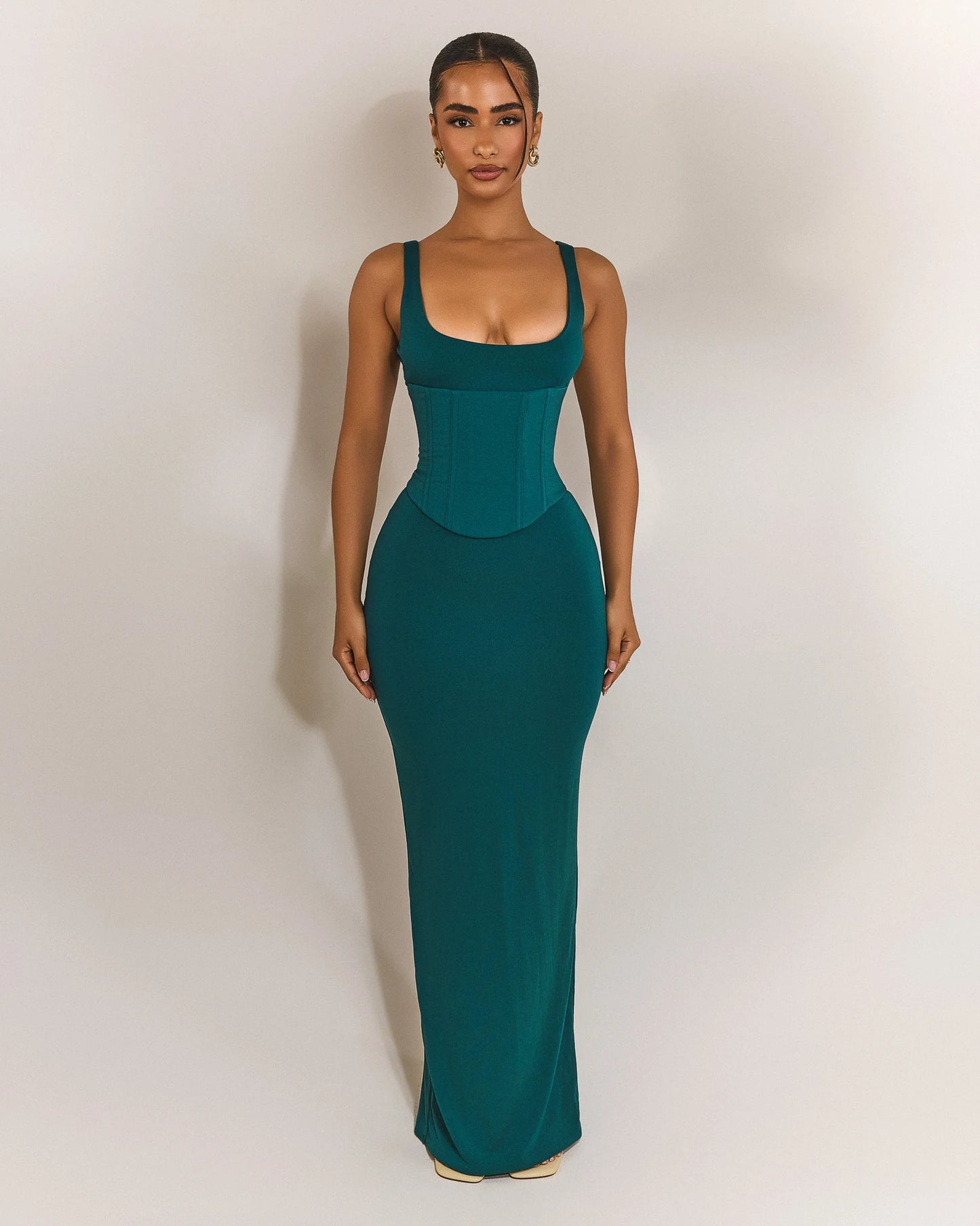 Das mühelose formende Kleid