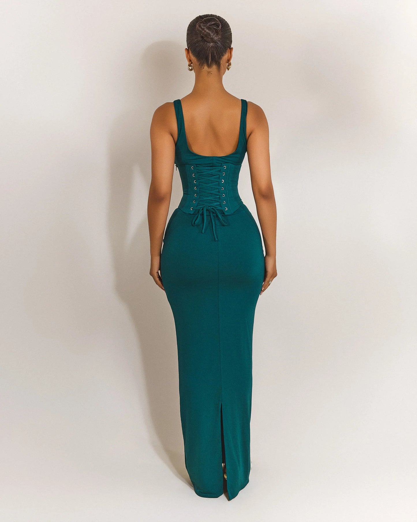 Das mühelose formende Kleid