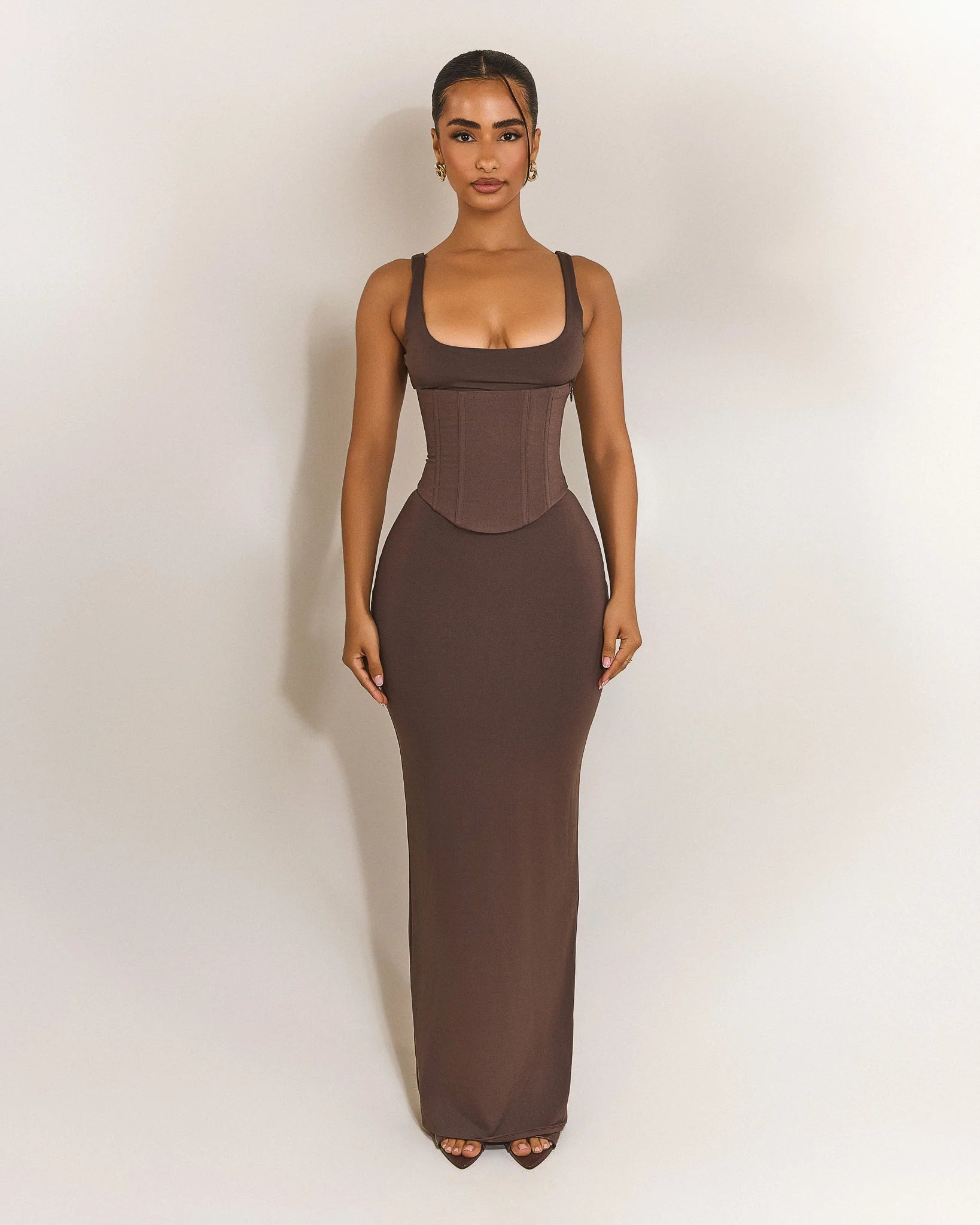 Das mühelose formende Kleid