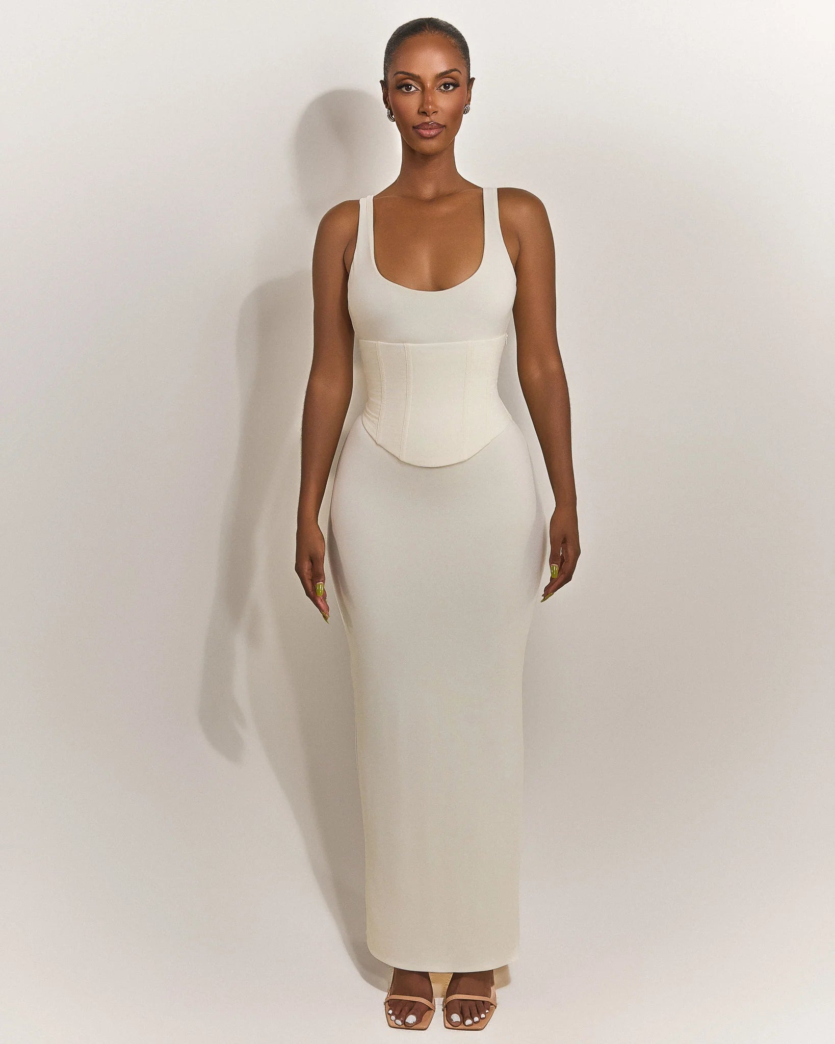 Das mühelose formende Kleid
