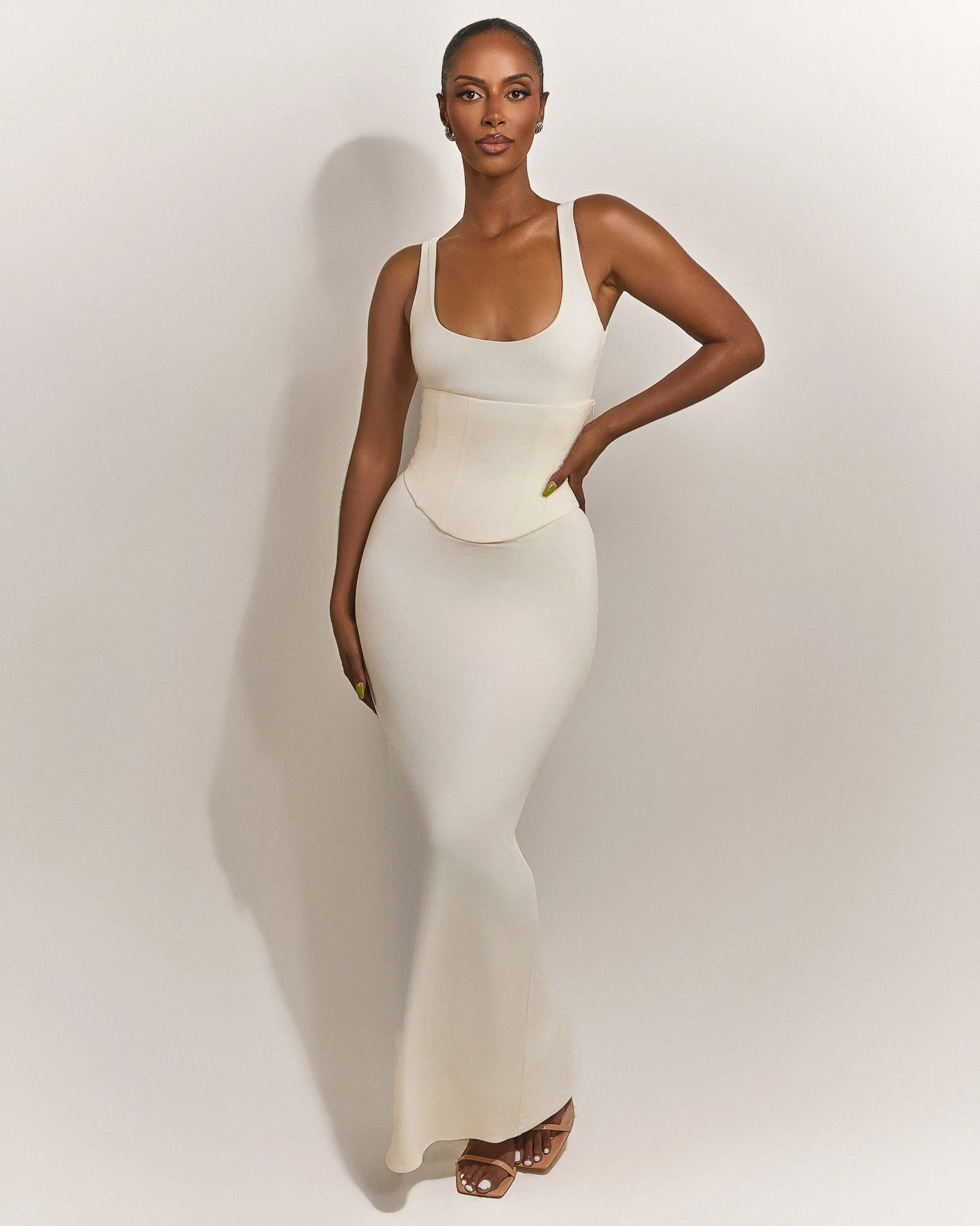 Das mühelose formende Kleid