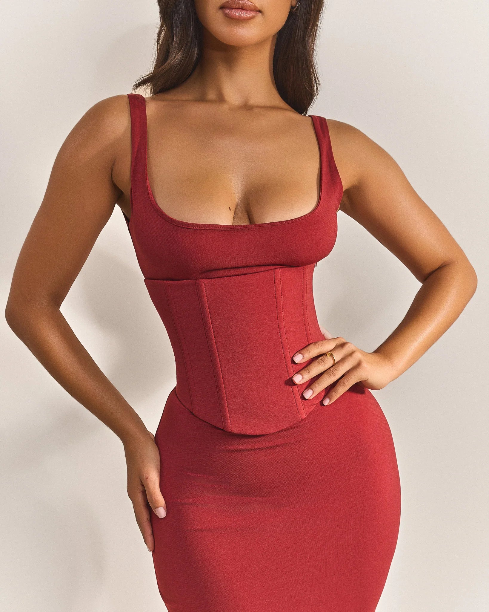 Das mühelose formende Kleid