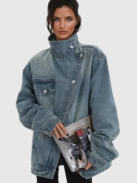 Oversized-Jeansjacke im Workwear-Stil