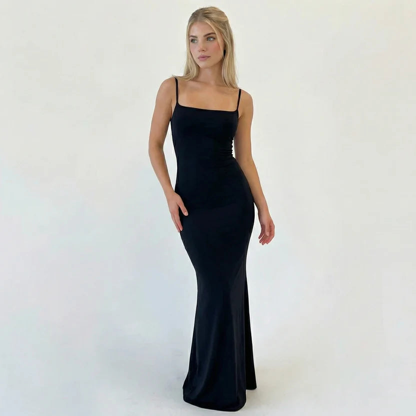 Schlankes eng anliegendes Maxikleid