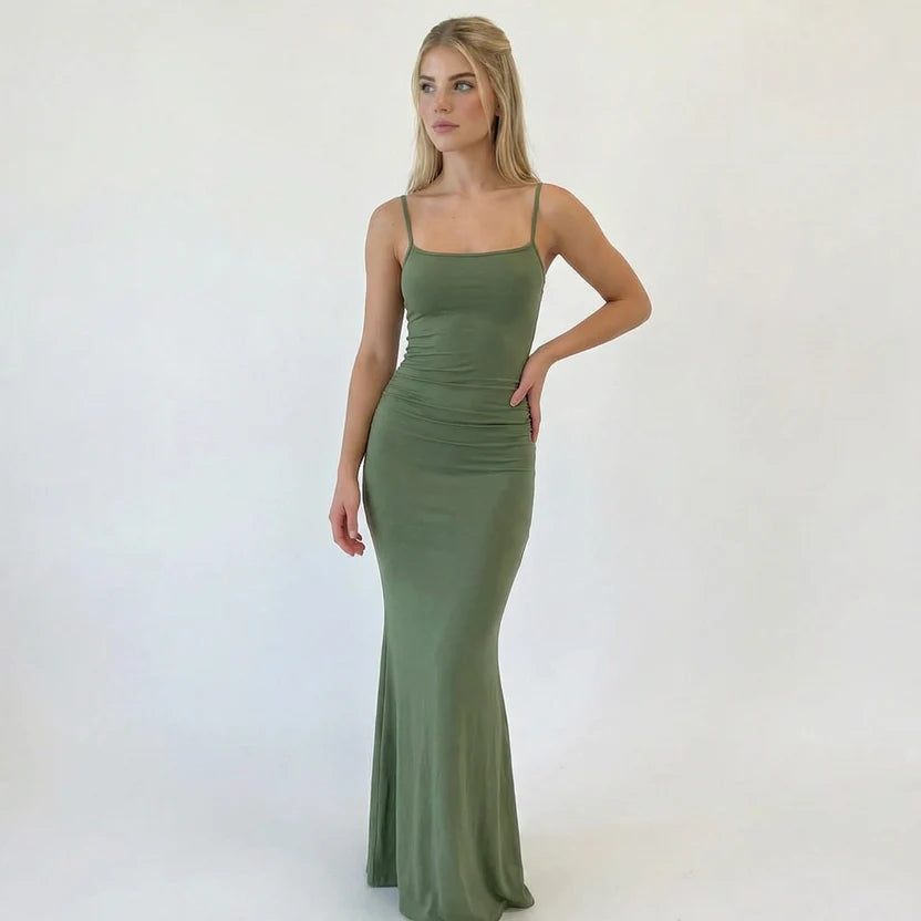 Schlankes eng anliegendes Maxikleid