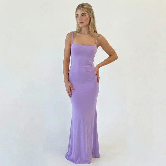 Schlankes eng anliegendes Maxikleid